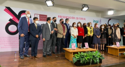 <a href="/comunicacionsocial/van-comisionados-cdmx-presentacion-de-diccionario-de-archivos">VAN COMISIONADOS A CDMX A PRESENTACIÓN DE DICCIONARIO DE ARCHIVOS</a>