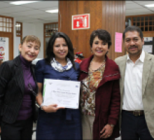 Foto Entrega de reconocimiento a Comisionada Presidenta del IMIPE
